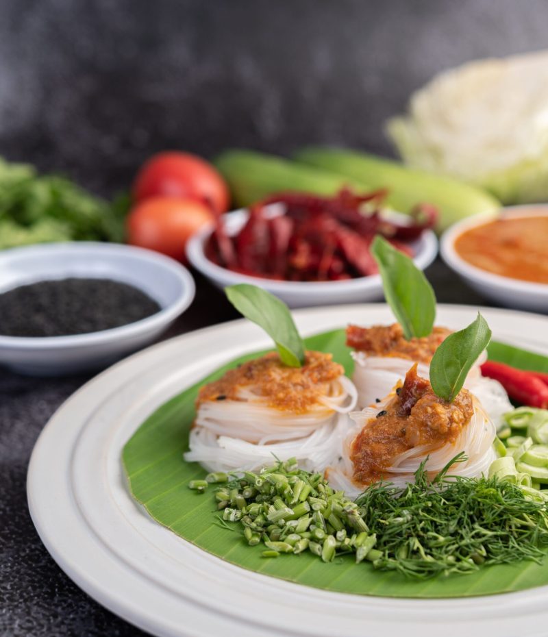 rice-noodle-noodles-topped-with-coconut-milk